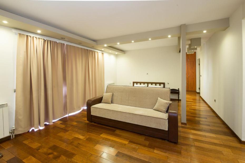Vila Centar Budva Luaran gambar