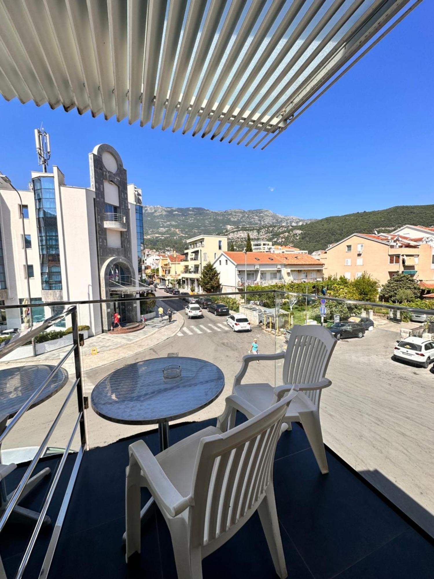 Vila Centar Budva Luaran gambar