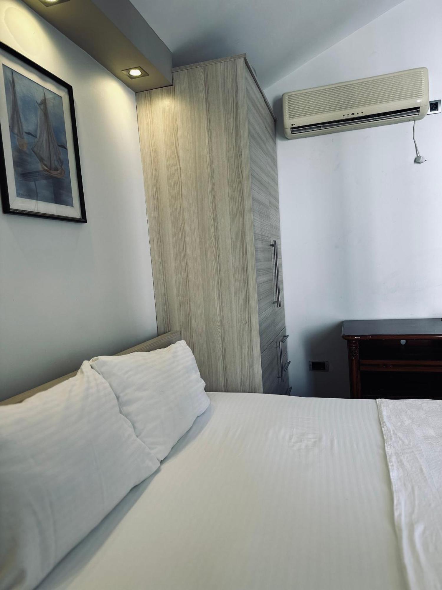 Vila Centar Budva Luaran gambar